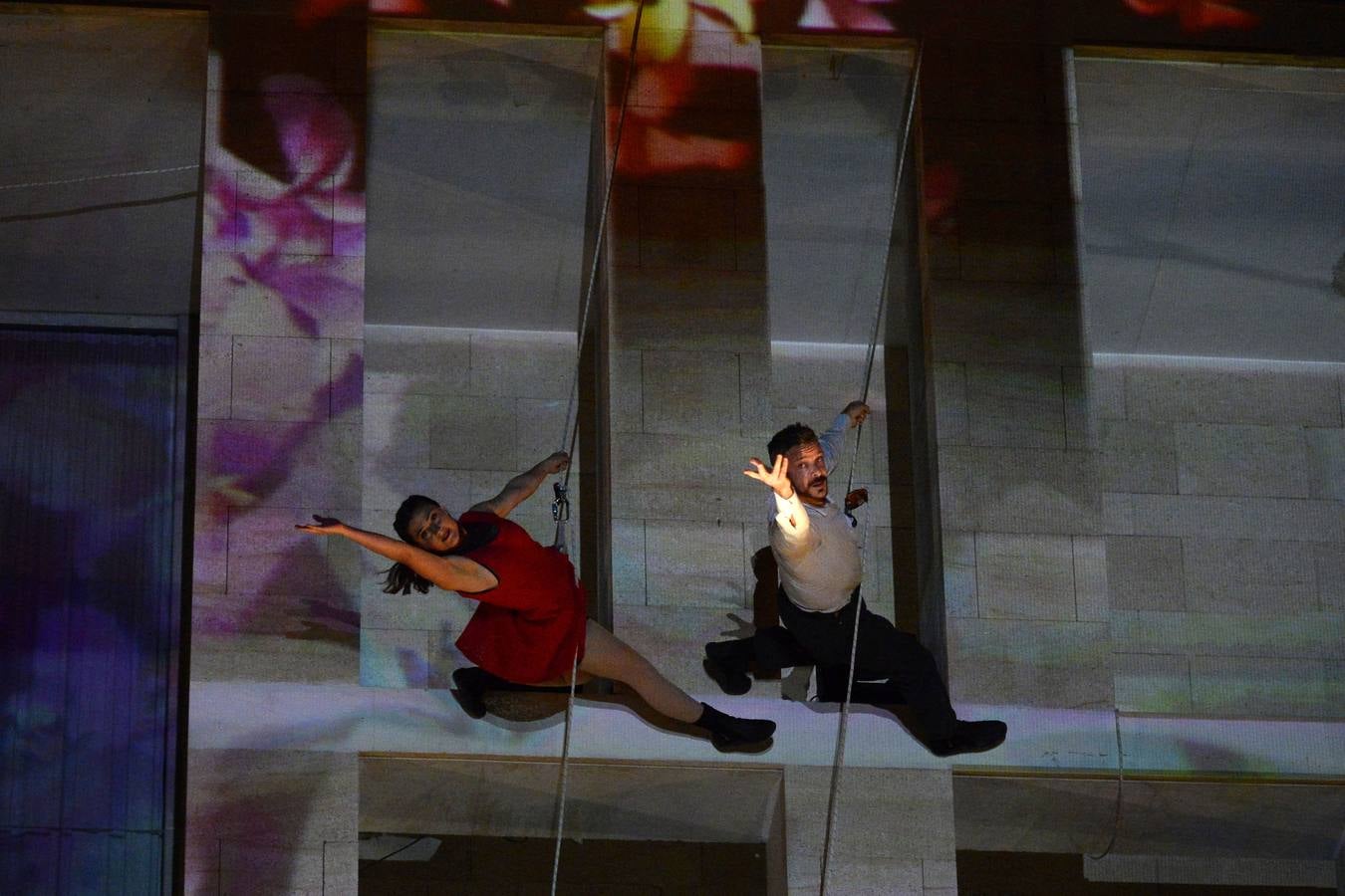 Acrobacias para remover las conciencias por el reciclaje