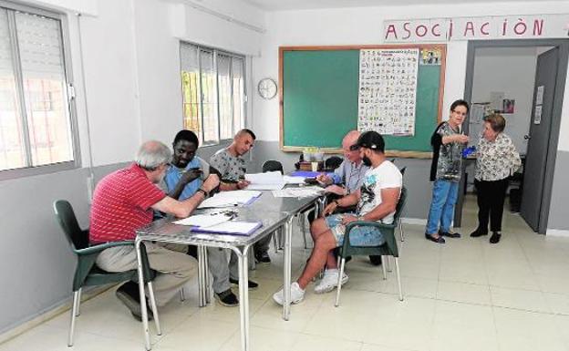 «Ayudar da la felicidad»