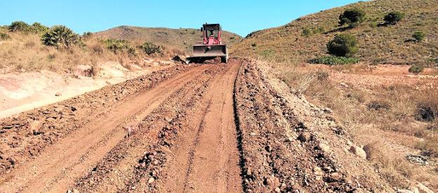 Arrancan los trabajos de mejora de los dos caminos de acceso a Calblanque