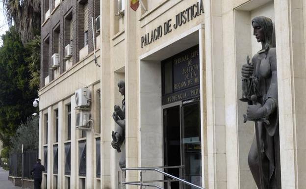 Diez años de cárcel para un joven que abusó de una niña de 13 años semiinconsciente