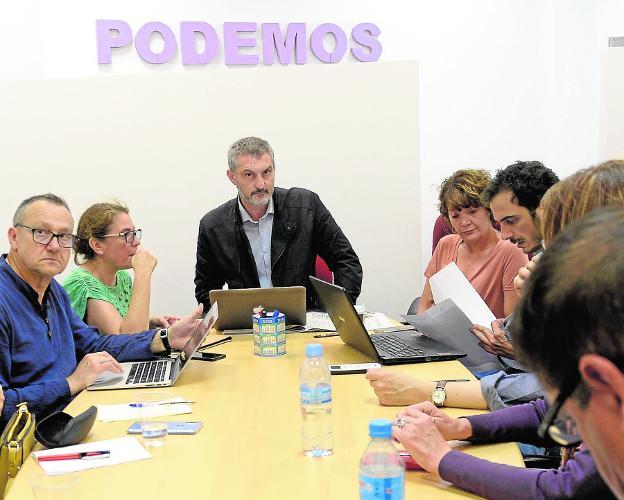 El hundimiento de Podemos deja sus dos escaños sin valor de cambio en los pactos