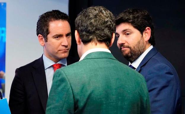 PSOE y PP inician el cortejo a Cs en la Región