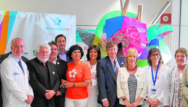 Gabarrón crea una obra para dar visibilidad a la esclerosis múltiple