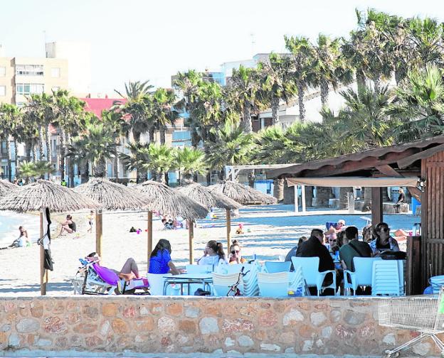 Entra el verano con playas más equipadas y vigiladas