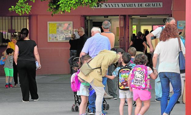 Quejas en el Santa María de Gracia y el Cierva Peñafiel por el calor en las aulas