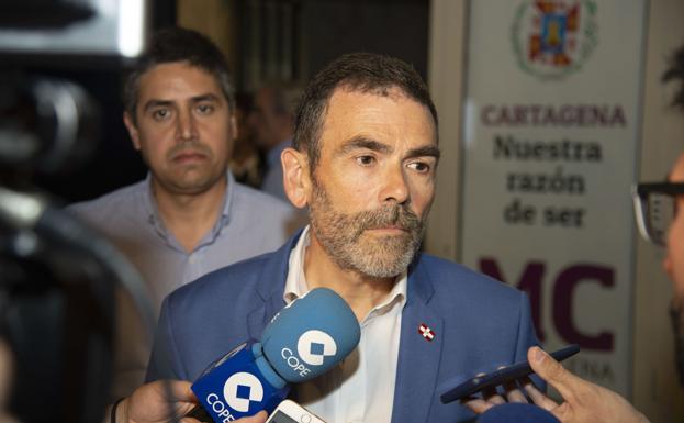 El Consejo Jurídico pide más documentos para pronunciarse sobre las posibles incompatibilidades de López