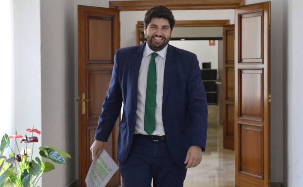 El PP inicia contactos por separado con Ciudadanos y Vox