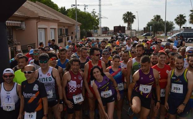 Raúl Guevara y Ana María Almela vencen en Lobosillo