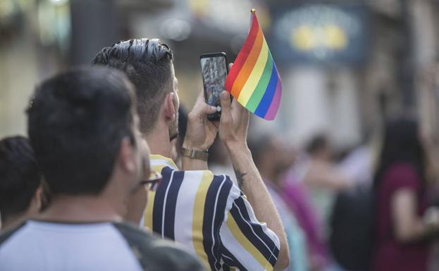 Los coletivos LGTBI de la Región piden que no se acepten las propuestas de Vox