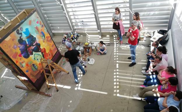 Artistas ante la atenta mirada del gran público