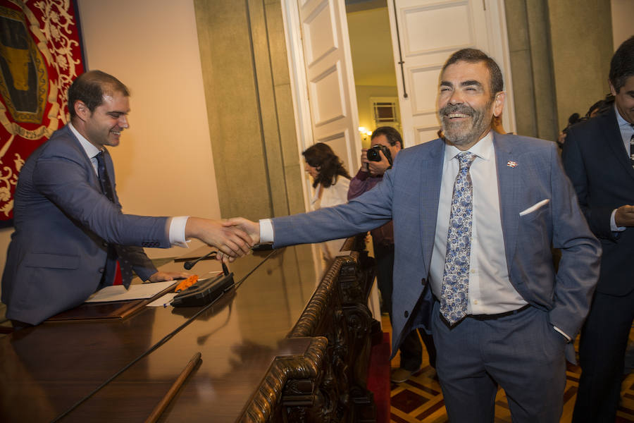 Castejón y Arroyo se alternarán en Cartagena y evitan que José López ocupe la alcaldía