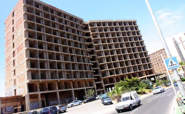 La construcción de vivienda permanece parada en la Costa Cálida desde el fin de la burbuja