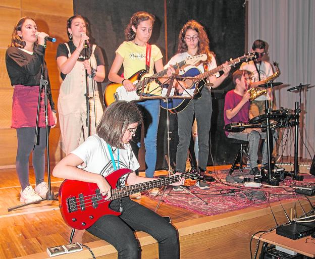 Guitarreo contra el botelleo en Cartagena
