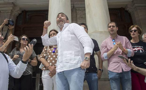 José López (MC) denuncia a Ana Belén Castejón por injurias y calumnias