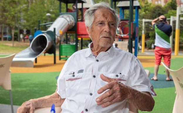 Una joven okupa la casa de su abuelo de Cartagena: «No quiero que encarcelen a mi nieta»