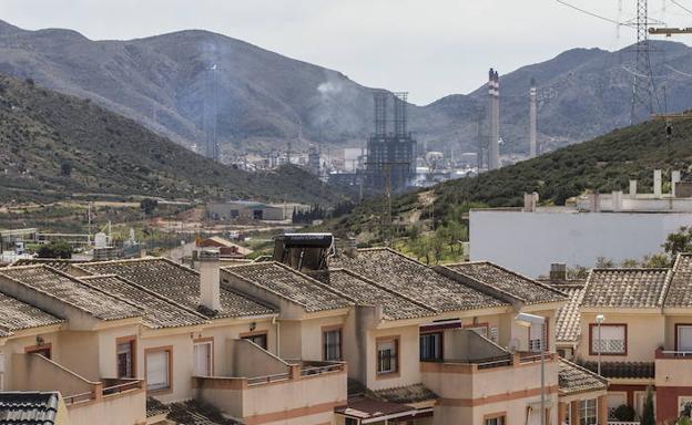 Podemos vincula la contaminación en Cartagena con la menor esperanza de vida del municipio