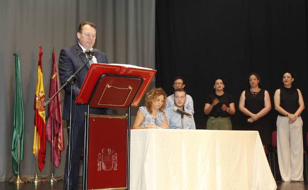 El PP cumple con Vox y le da concejalías en Puerto Lumbreras, Ceutí y Fuente Álamo