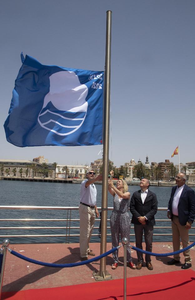 Bandera azul para el club de regatas