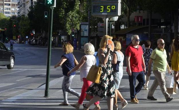 La ola de calor dispara casi un 20% el consumo eléctrico en los hogares