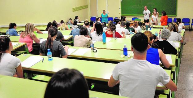 Seis de cada diez aspirantes a plazas de maestro suspenden y no pasarán a la 'encerrona'