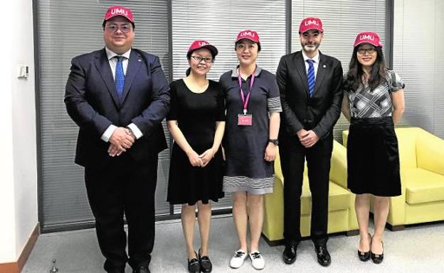 La UMU estrecha lazos con la Universidad de Shanghái