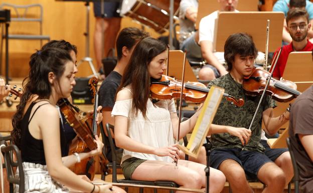 La Orquesta de Jóvenes de la Región actúa esta semana en Murcia y Torrevieja