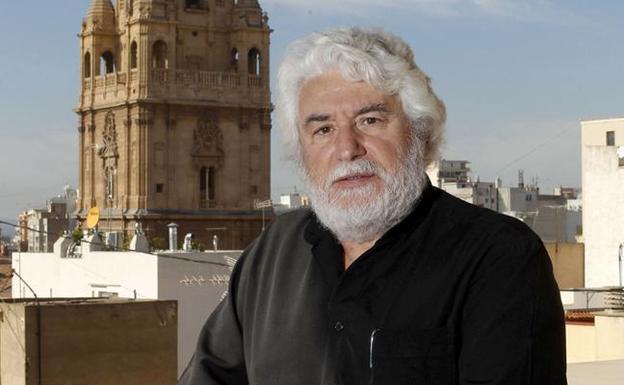 El artista muleño Cristóbal Gabarrón expondrá el año próximo en Murcia obras inéditas