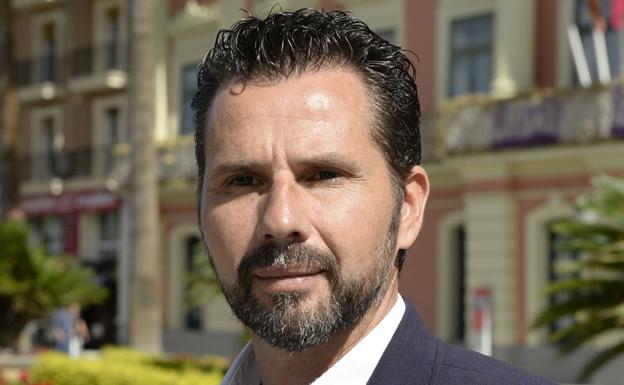 Fomento sancionará a la empresa del campo de fútbol de Cobatillas