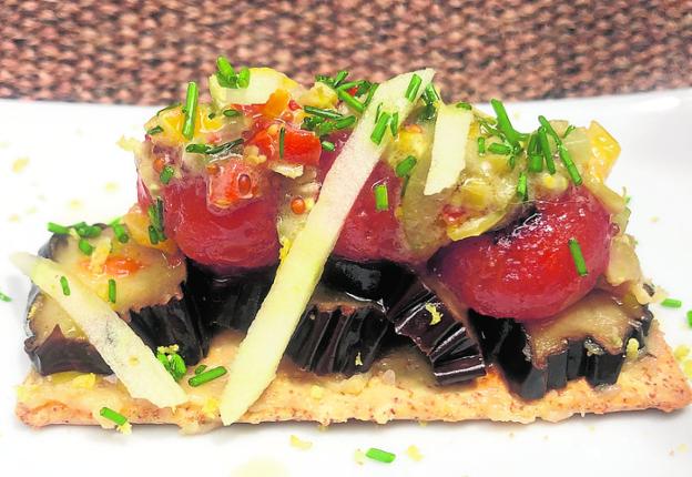 Tosta de cherrys y berenjena