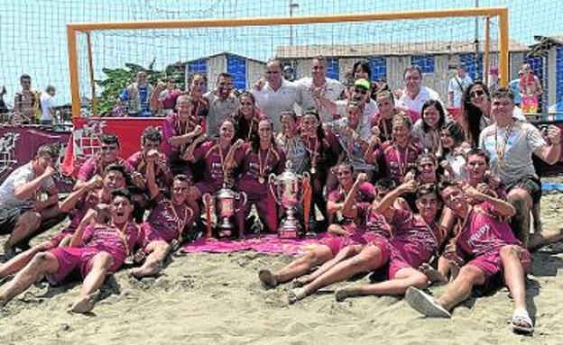 Doblete en Torrox para el fútbol playa