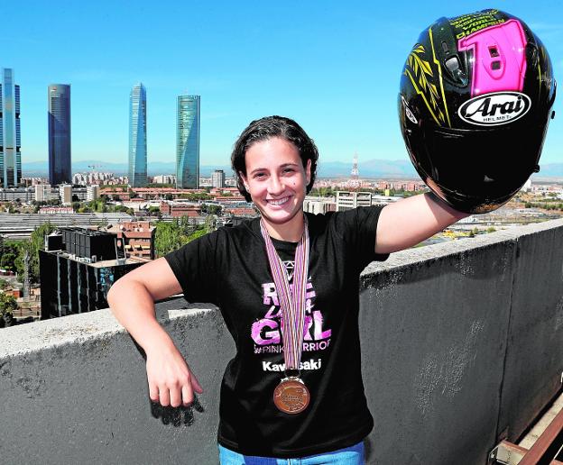 De profesión, rompedora de barreras