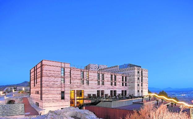 El Parador de Lorca apuesta por la historia y la gastronomía de la Región