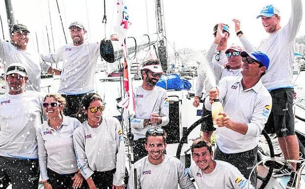 Tres bazas de la Región en Palma