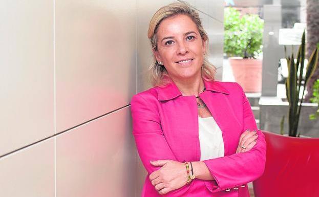 Adela Martínez-Cachá se despide de la comunidad educativa