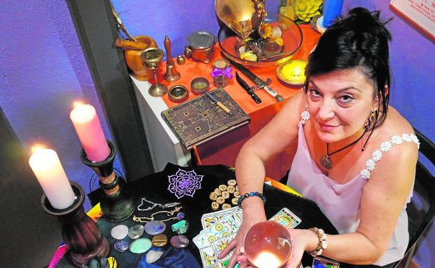 Avalon tras la cortina