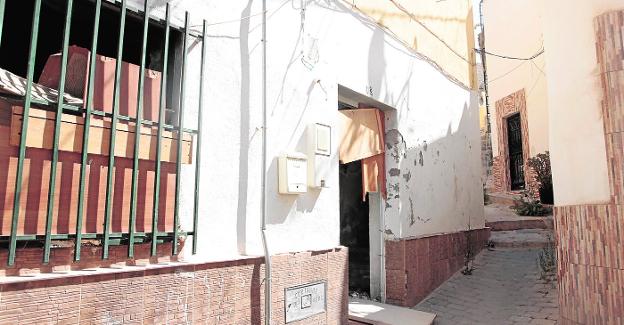El derribo de casas en ruinas permitirá abrir calles más anchas en el barrio San Cristóbal de Lorca