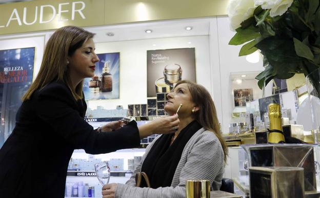 Las murcianas, las españolas que empiezan a maquillarse más jóvenes