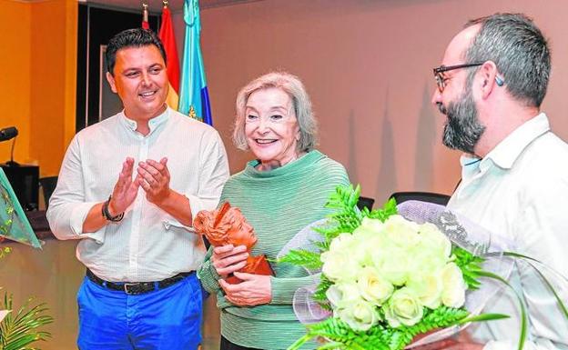 «Soy una trágica», reconoce la actriz al recibir el Premio a toda una vida