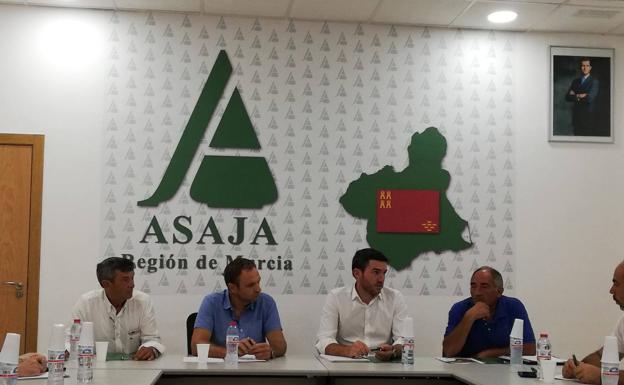 Asaja Murcia pide a Luengo que defienda «con uñas y dientes» el Trasvase Tajo-Segura