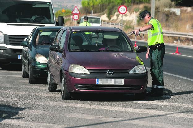 Tráfico multiplica los controles para vigilar 815.000 desplazamientos