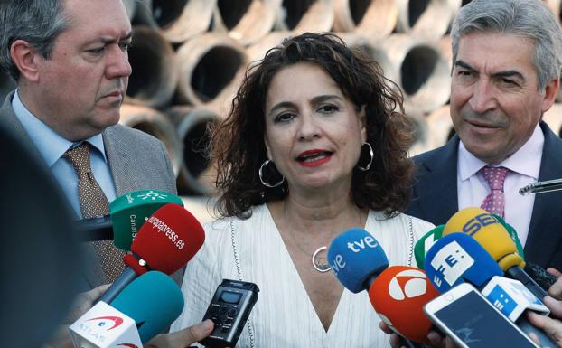 La ministra de Hacienda critica las «diferencias fiscales» entre regiones