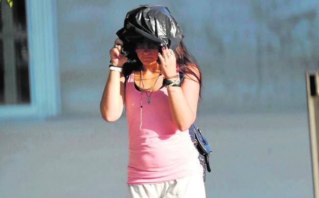 «La escuché gritar, pero me daba miedo que me pegasen a mí también»