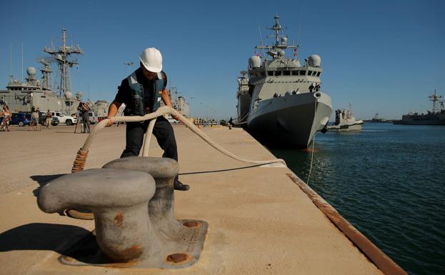 La primera e incierta misión del 'Audaz' cartagenero en Lampedusa