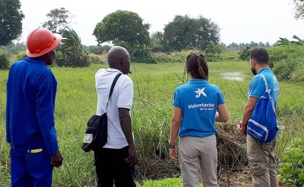 Dos empleadas murcianas de La Caixa dedican sus vacaciones a cooperar en proyectos internacionales