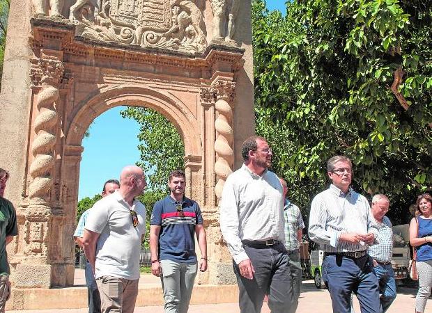 Moros y Cristianos denuncian en Murcia las «trabas» de Vía Pública para montar el campamento