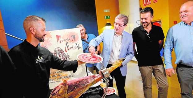 Comida para celíacos y mosto de uva recién pisada, entre las novedades de la Feria del Vino