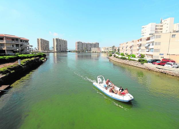 El plan para dragar el canal de Marchamalo abre otro frente en la gestión del Mar Menor