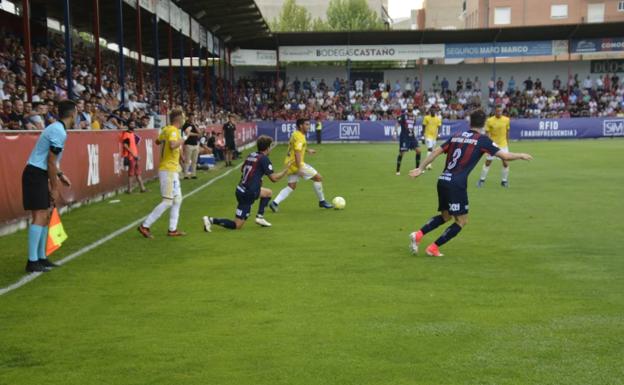 Íker Torre rescata al Yeclano