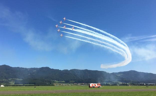 La Patrulla Águila se prepara para una exhibición aérea en Austria