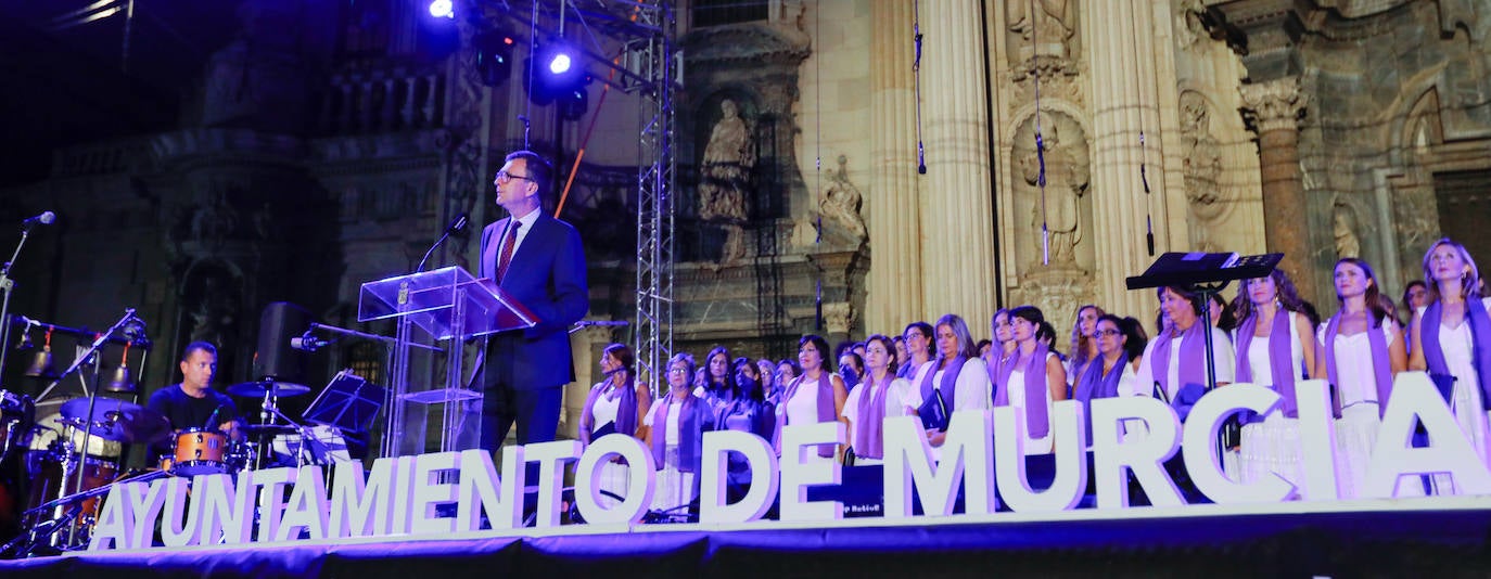 Cuatrocientas voces avivan la Feria